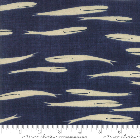 海と鯨(布)USAコットンmoda【クォーターカット　約幅55cm 縦50cm 　紺/166 2枚目の画像