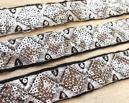 1m スパンコールチロリアンテープ 銀 ダイヤ☆手芸 素材 材料 インド  