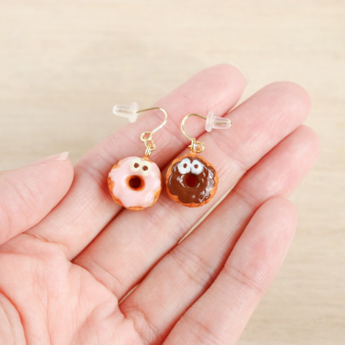 ドーナツブラザーズのピアス(イヤリング変更可能) ピアス（フック
