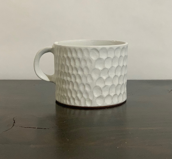 陶器　白マットのマグカップ 2枚目の画像