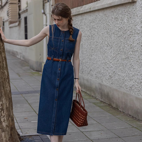 シンプルで着まわしやすい デニムワンピース ノースリーブワンピース