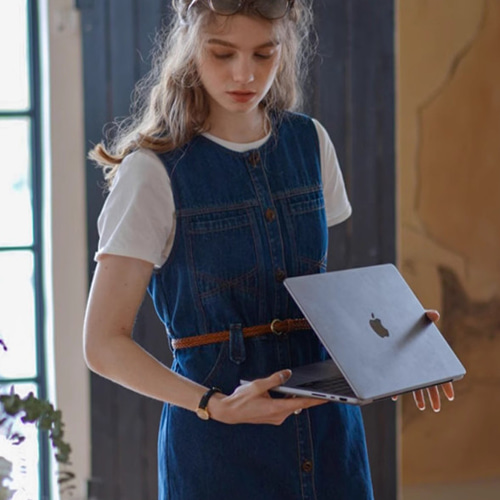 シンプルで着まわしやすい デニムワンピース ノースリーブワンピース