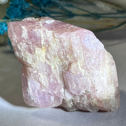 愛を進化させる石❁⃘*.゜ クンツァイト　ラフストーン　原石 1枚目の画像
