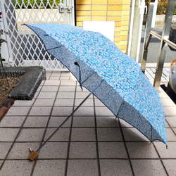 リバティプリント（タナローン）で作った折り畳み日傘 1枚目の画像