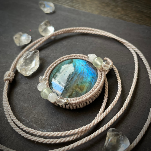 ラブラドライトと天然石ビーズのマクラメネックレス ネックレス