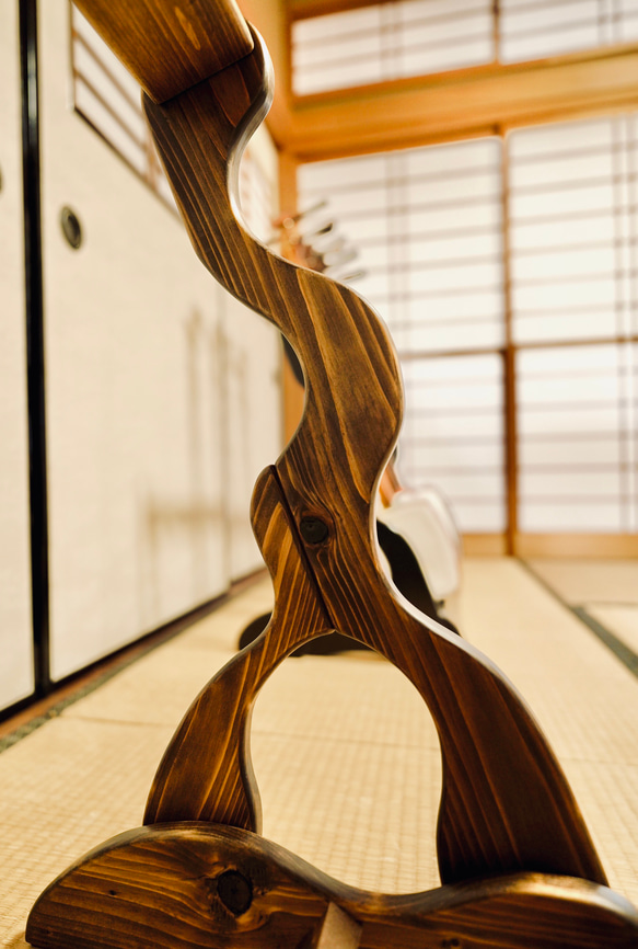 【限定１台】手作り木工　木製三味線スタンド （オイル仕上げ） ４丁掛け　ウッドレジン　エポキシ 10枚目の画像