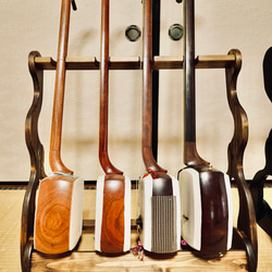 【限定１台】手作り木工　木製三味線スタンド （オイル仕上げ） ４丁掛け　ウッドレジン　エポキシ 3枚目の画像