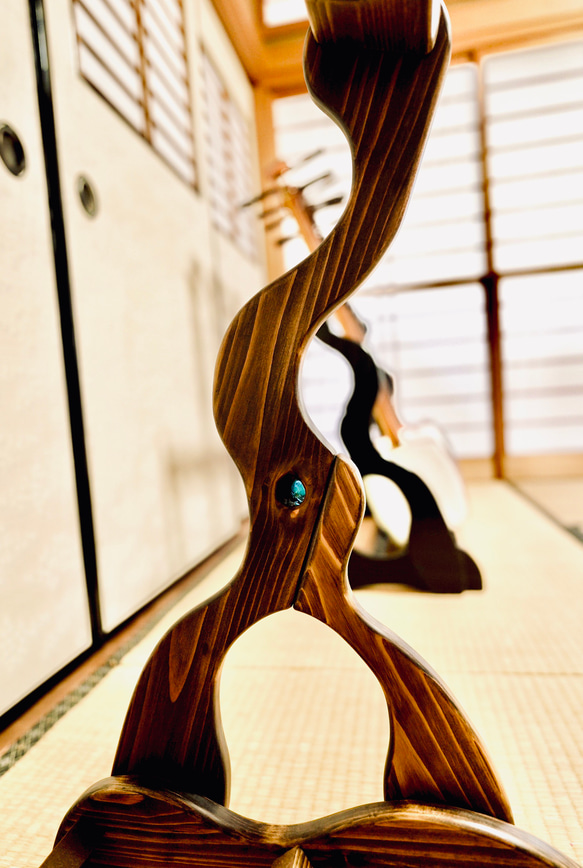 【限定１台】手作り木工　木製三味線スタンド （オイル仕上げ） ４丁掛け　ウッドレジン　エポキシ 11枚目の画像
