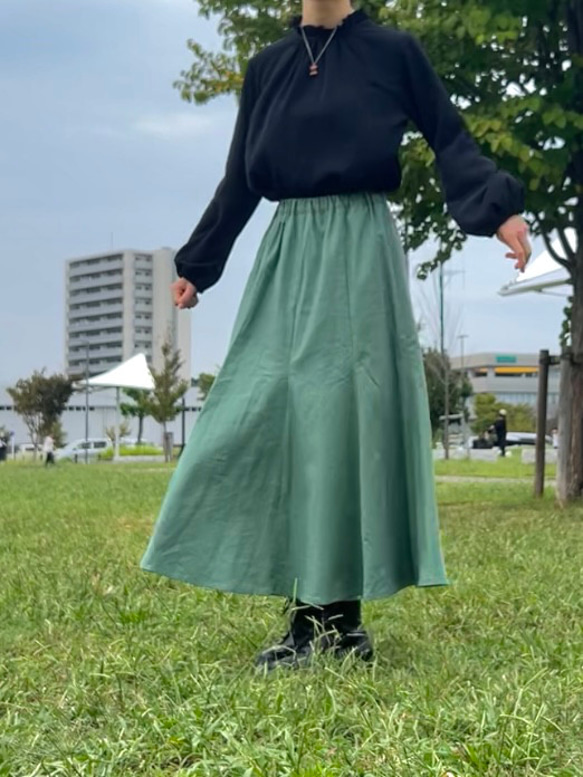 エメラルドグリーンの巻きスカート 大人かわいい＊8枚はぎのソフトマーメイドスカート＊エメラルド