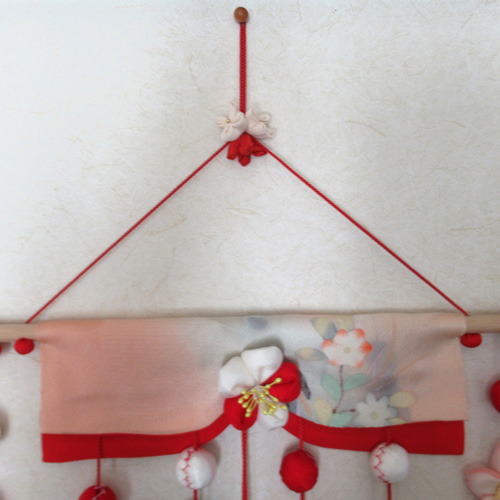 雅の薫り漂う正絹のつるし雛飾り(送料込み)＊絹の煌めきと守りの象徴