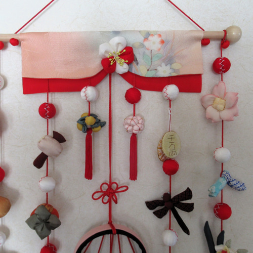 雅の薫り漂う正絹のつるし雛飾り(送料込み)＊絹の煌めきと守りの象徴