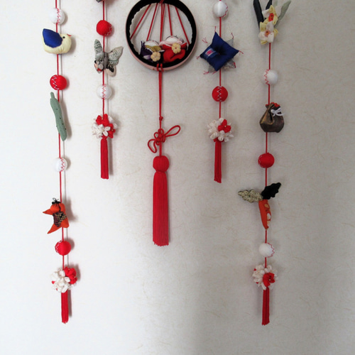 雅の薫り漂う正絹のつるし雛飾り(送料込み)＊絹の煌めきと守りの象徴