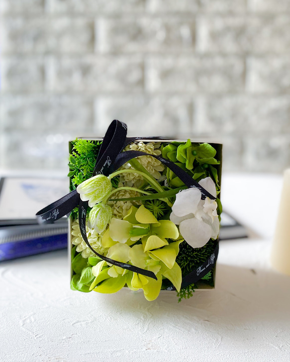 グリーンのボックスアレンジメント　アーティフィシャルフラワー　造花　おしゃれ　プレゼント　インテリア　光触媒加工 8枚目の画像
