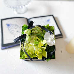 グリーンのボックスアレンジメント　アーティフィシャルフラワー　造花　おしゃれ　プレゼント　インテリア　光触媒加工 7枚目の画像