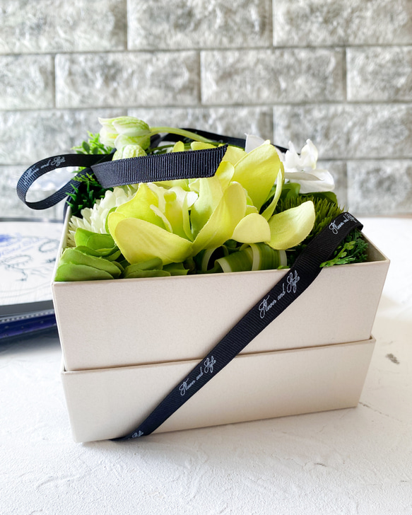 グリーンのボックスアレンジメント　アーティフィシャルフラワー　造花　おしゃれ　プレゼント　インテリア　光触媒加工 5枚目の画像