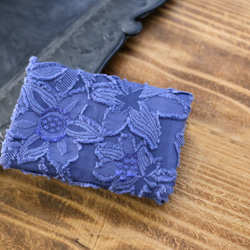 フラワーカットジャガード生地　ファイル＆バンド付き　刺繍　花柄　パープルブルー　名刺ケース 3枚目の画像