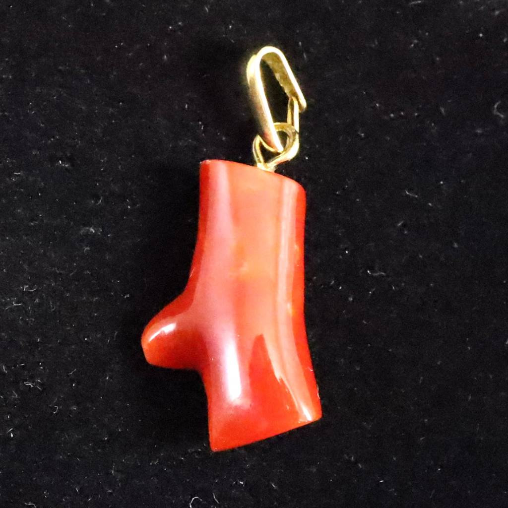 宮古島産 天然 宝石珊瑚 血赤サンゴ ペンダント　1.43ｇ #69914