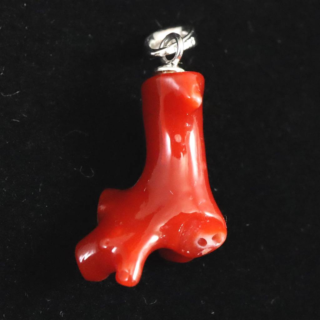 宮古島産 天然 宝石珊瑚 血赤サンゴ ペンダント　1.70ｇ #33697