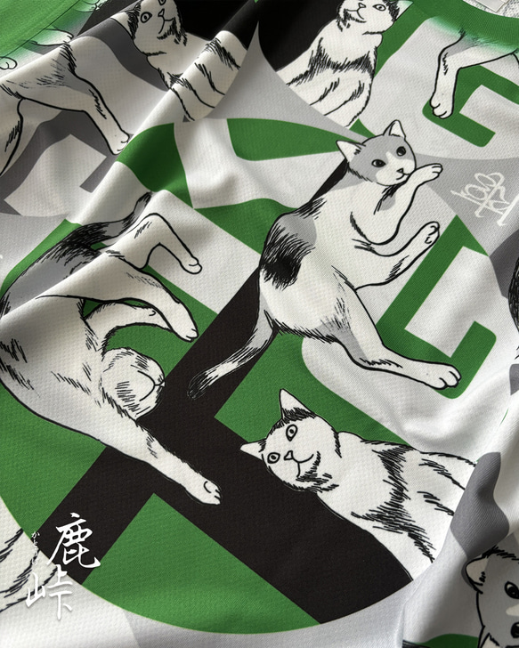 ゆるい猫さんKTG　グラフィックTシャツ(グリーン系) 2枚目の画像