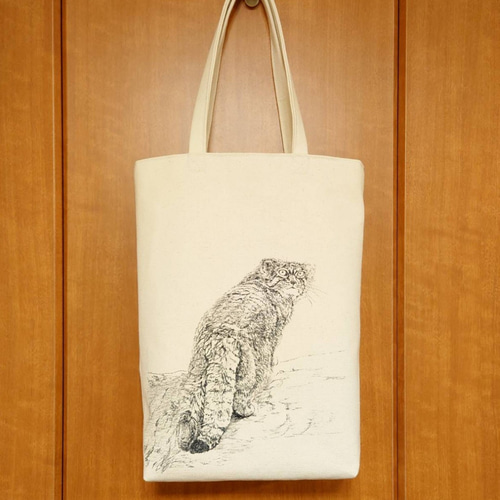 岩を登るマヌルネコ トートバッグ 帆布 生成り トートバッグ