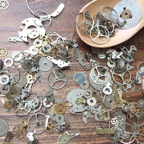 本物の時計部品・パーツ5g！歯車・留具・針…部品色々/レジン作品や