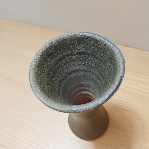 □備前焼のシックな花瓶□ 一輪挿し・花瓶・花器 東児の花窯