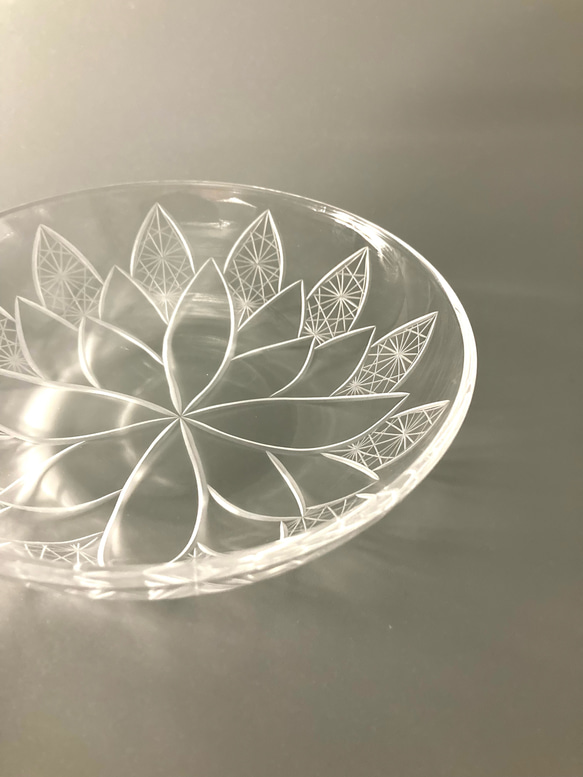 切子 の ガラス 皿 【ルララ】 3枚目の画像