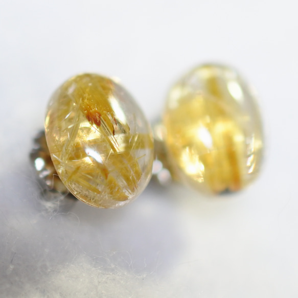 （1 件）金紅石石英耳環（9 x 7 毫米，鈦柱） 第2張的照片