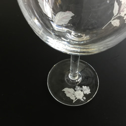 【紫陽花ハンドメイド2024】あじさい柄（ハイドランジア）とヒガンバナのワイングラス 4枚目の画像