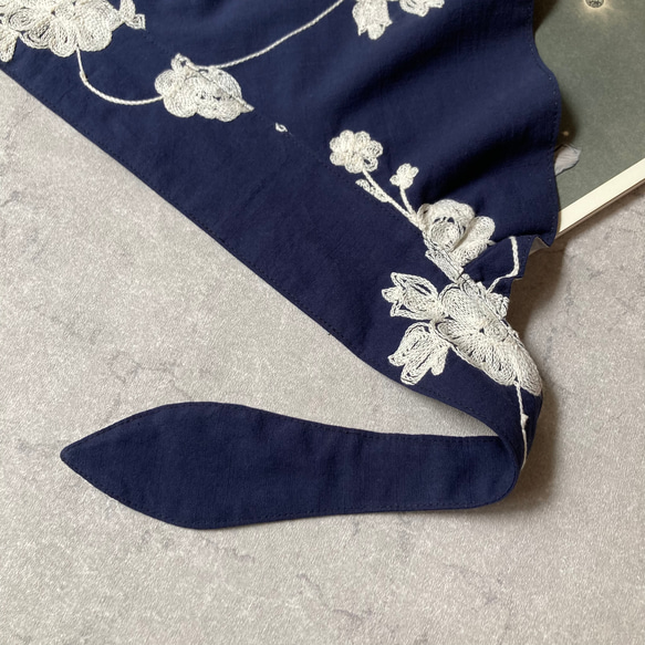 ＜保冷剤が入る刺繍スカーフ・ネイビー＞　コットン　刺繍　　ネッククーラー　紫外線対策 9枚目の画像