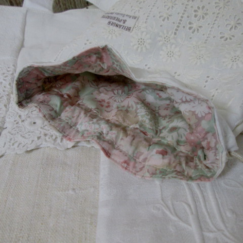 フランスアンティーク手刺繍レースとイニシャル刺繍とリネンのパッチ