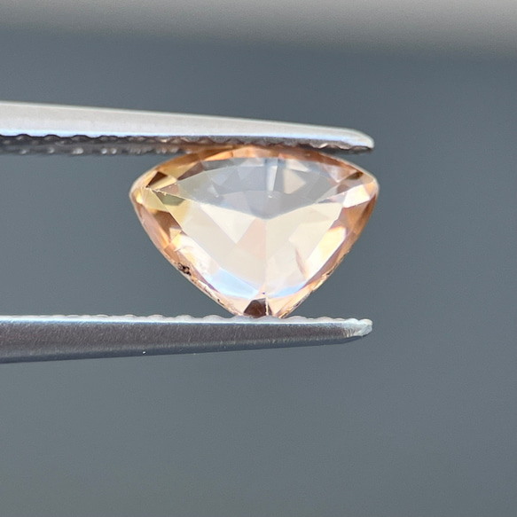 天然石ジルコンルース Natural Zircon 1.4ct 6枚目の画像