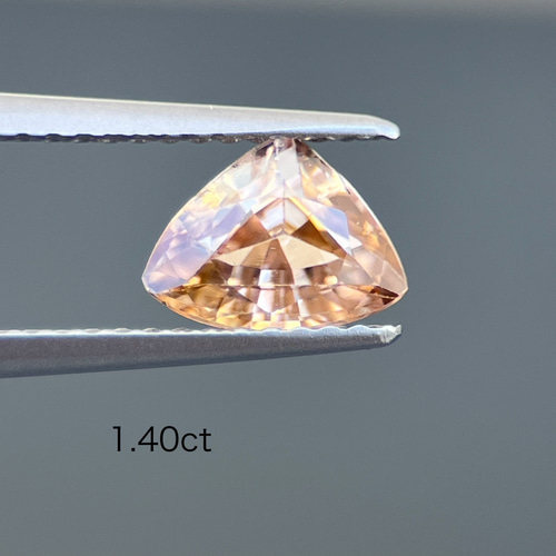 ジルコンルース 天然石 宝石 ジュエリー用Natural Zircon 1.4ct