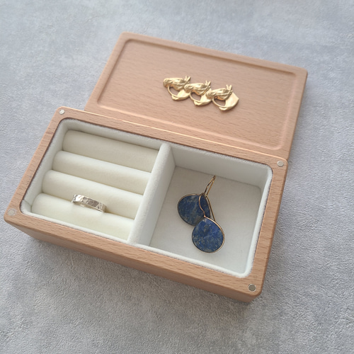 ギフト対応・手のひらサイズ】馬モチーフの小さなジュエリーボックス