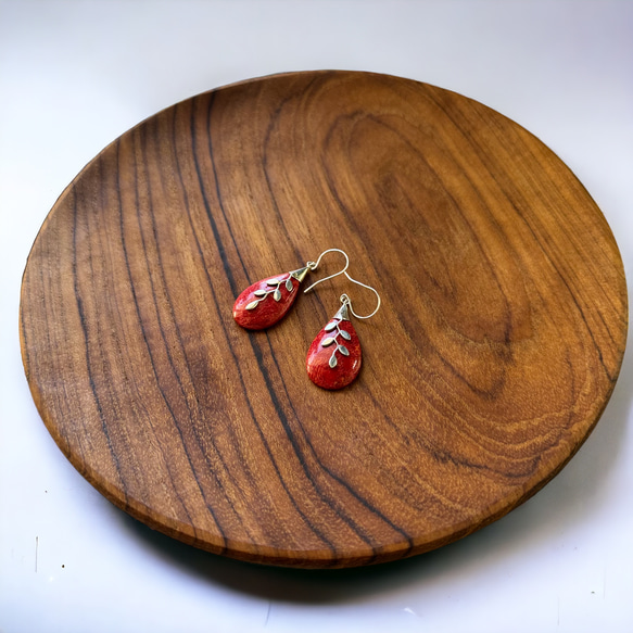 Red Coral Drop with Leaves 赤珊瑚 葉 銀線細工 水滴 ピアス 海からの贈り物 情熱 レッド 5枚目の画像