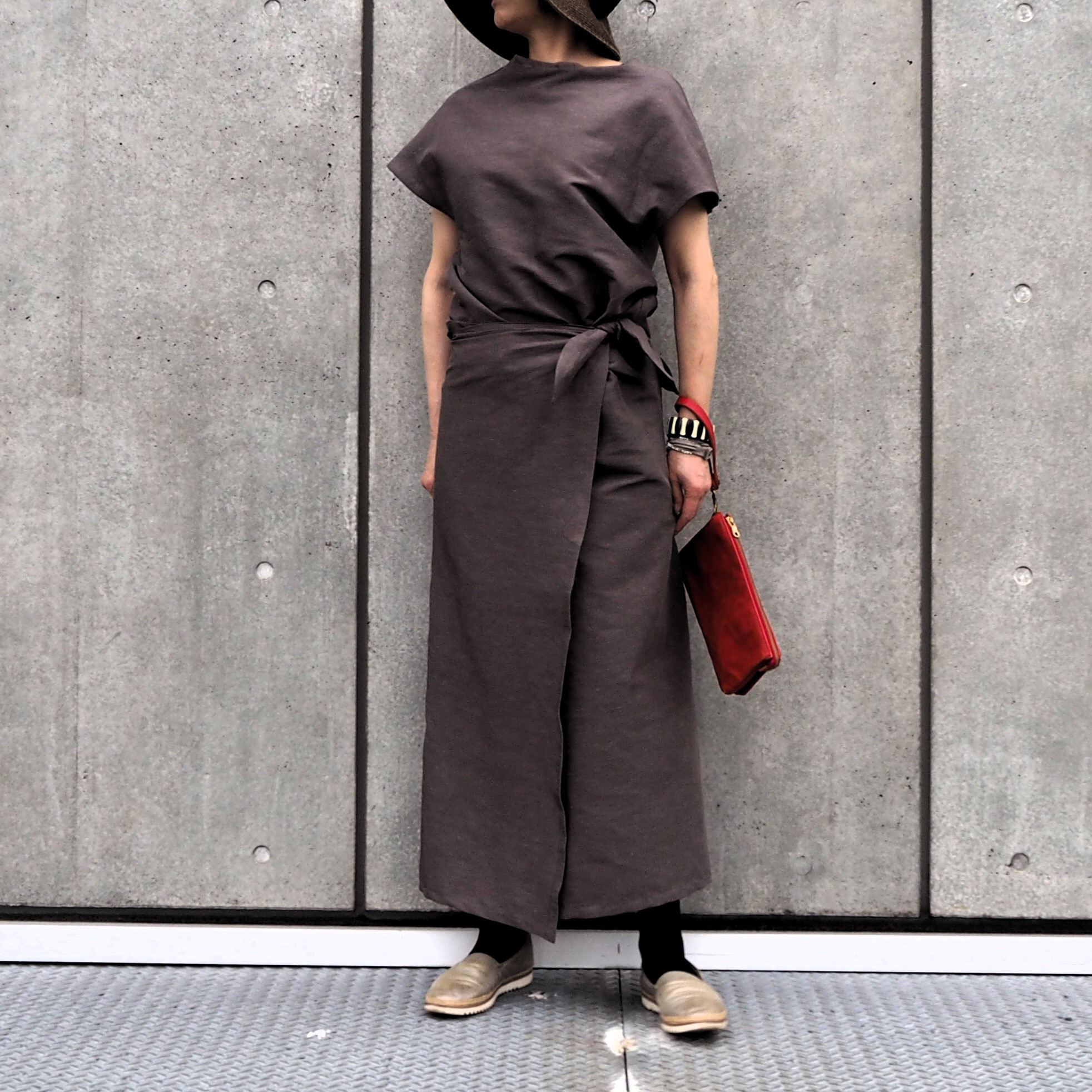 『夏の福袋腰周りすっきり　リネン混ストレッチ　シャンパンカーキ巻きスカート　ブラウスセット