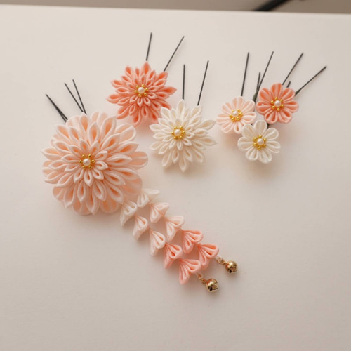 受注】つまみ細工のお花髪飾り♬下がりつき♬Uピンセット♬小花つき 