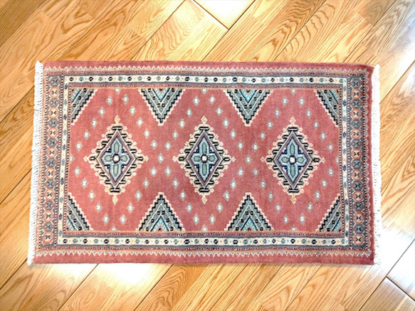 軽くて畳める手織りラグ パキスタン絨毯 玄関マット トライバルラグ 77×47cm 手織り カーペット 3枚目の画像