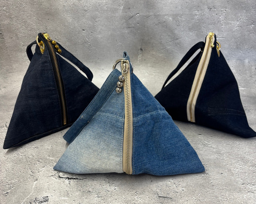 デニムリメイクフリルテトラポーチハンドメイド デニムリメイクフリルテトラポーチハンドメイド（バッグのフリマ