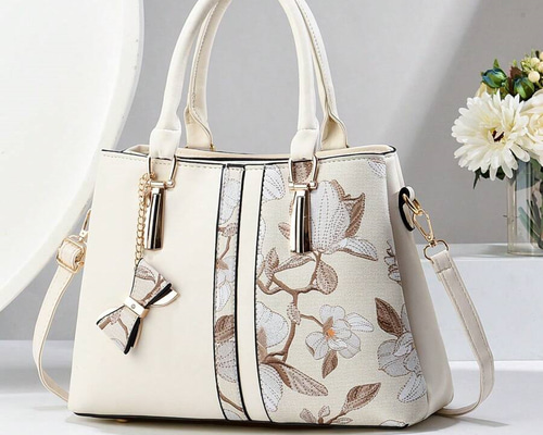 EFOLE ショルダーバッグ バッグ Zip shoulderbag / ジップ