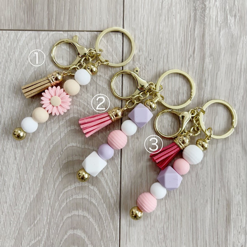 タッセル鈴付きキーホルダーハンドメイド