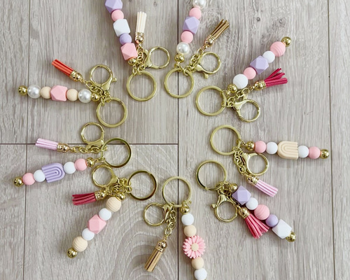 イニシャル、タッセル、リボン&ビーズ刺繍　キーホルダー　18点 0_ba4723499a4cd09da0739810975f