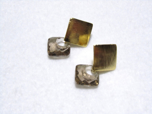ステンレス芯* 宝石質スモーキークォーツのキラキラスクエアピアス 2枚目の画像