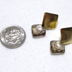 ステンレス芯* 宝石質スモーキークォーツのキラキラスクエアピアス 3枚目の画像