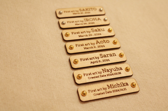 【貼るタイプ】first art tag ファーストアートタグ 木製アートタグ 1枚目の画像