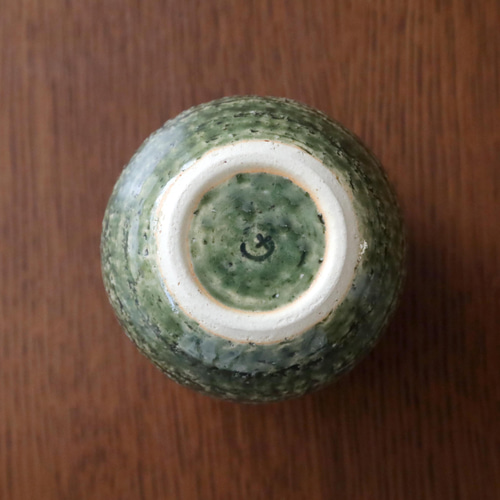 織部釉のぽってり丸い一輪挿し 一輪挿し・花瓶・花器 TSUCHI