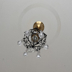 クリスタルチャームとサンキャッチャーが輝くミニシャンデリア　真鍮製電気コード付き　ペンダント　天井　照明　姫　プリンセス 19枚目の画像