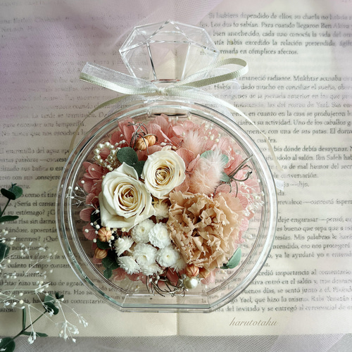 美しさを長く楽しめる❗️プリザーブドフラワー《バラ・カーネーション  