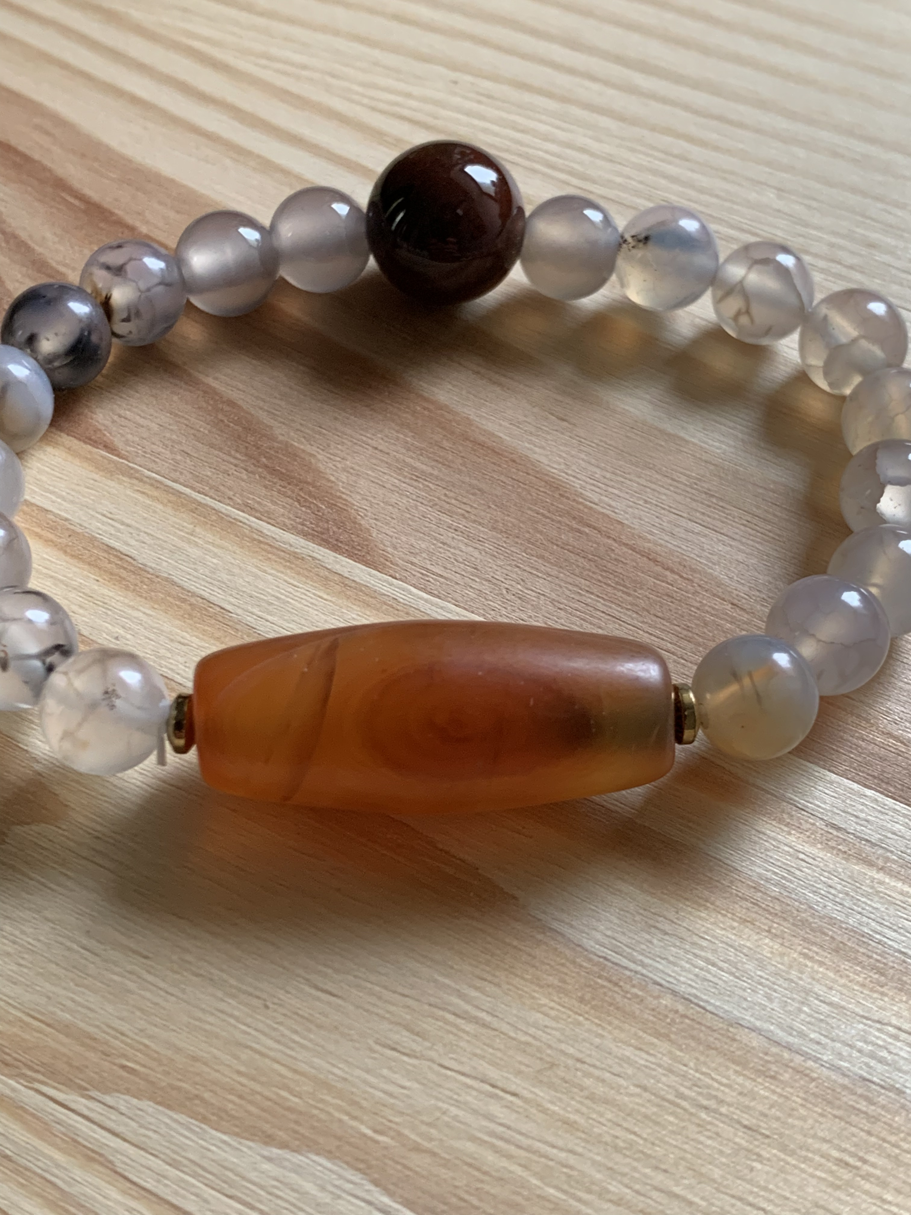 天然羊眼 西蔵瑪瑙天珠と血碧玉、龍紋瑪瑙のブレスレット