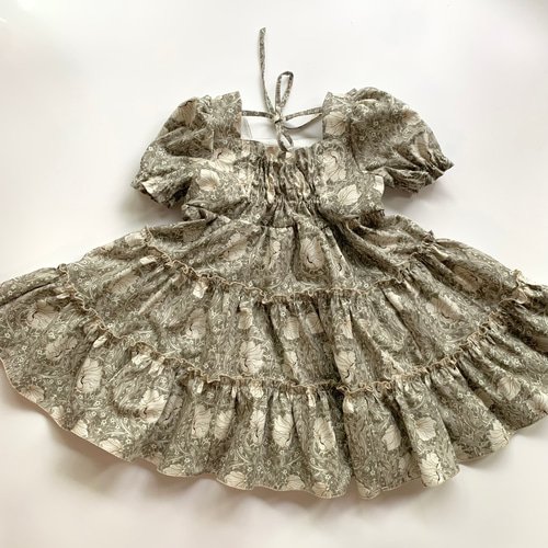 フリルワンピース　エプロンワンピース　モリス　コンプトン　ハンドメイド　80 フリルワンピース エプロンワンピース モリス コンプトン